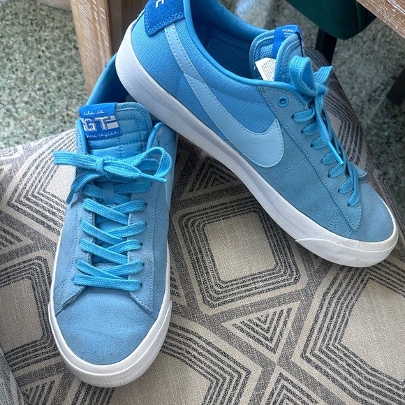 Blue Nike Men’s Sneakers - Picture 4 of 5